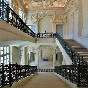 https://77-urban-sublime-le-marais-apartment.fr-paris.fr